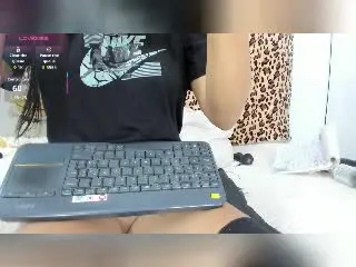 Xlovecam Live Sex Cam of SilvannaReyes