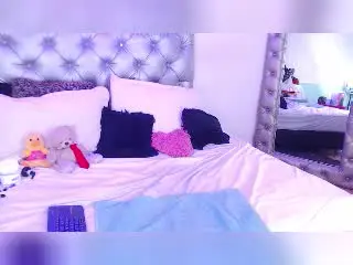 Xlovecam Live Sex of TarahDustin
