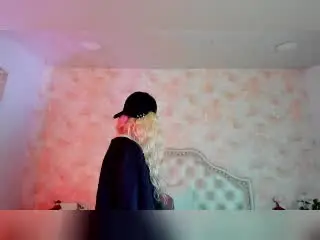 Xlovecam Best Webcam of SophieTeller